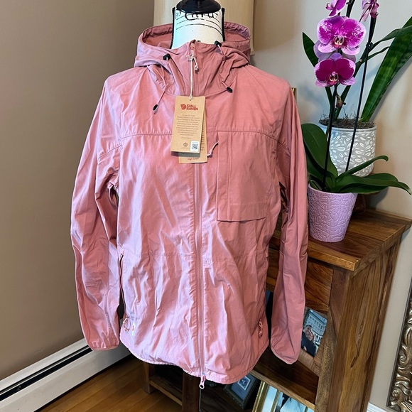 BNWT Fjallraven High Coast Wind Jacket - Dusty Rose. Large - Picture 3 of 12